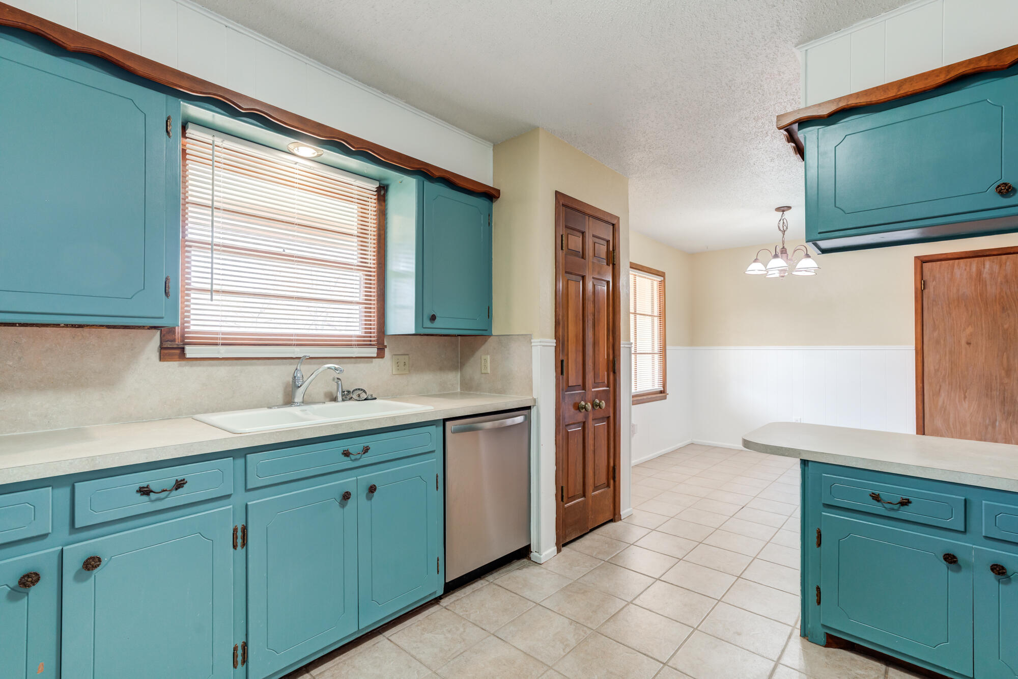 4816 8th Street Lubbock, TX 79416 - Photo 12 of 46 4816-8th-St_Lubbock-TX_15_Kitchen
