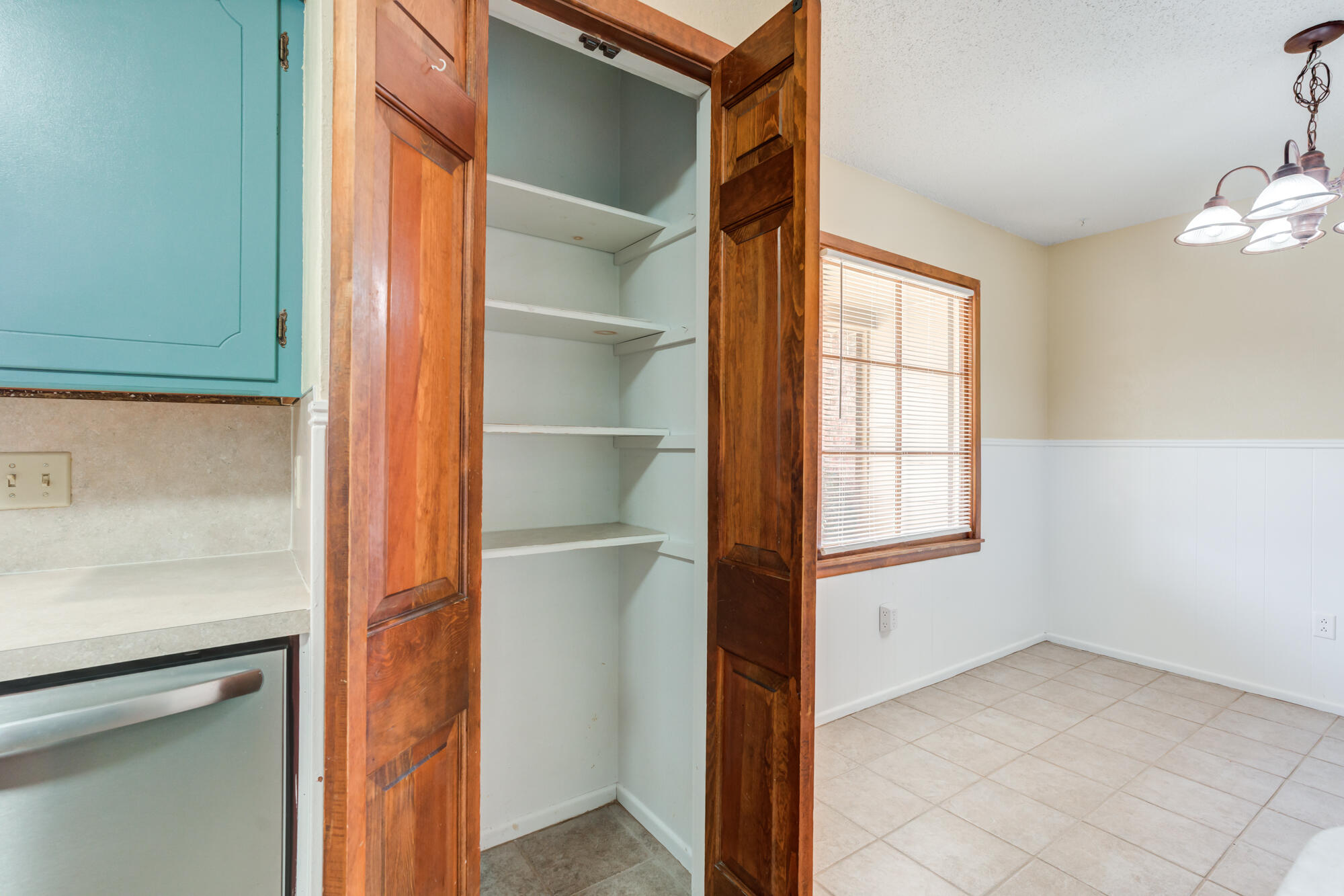 4816 8th Street Lubbock, TX 79416 - Photo 17 of 46 4816-8th-St_Lubbock-TX_20_Pantry