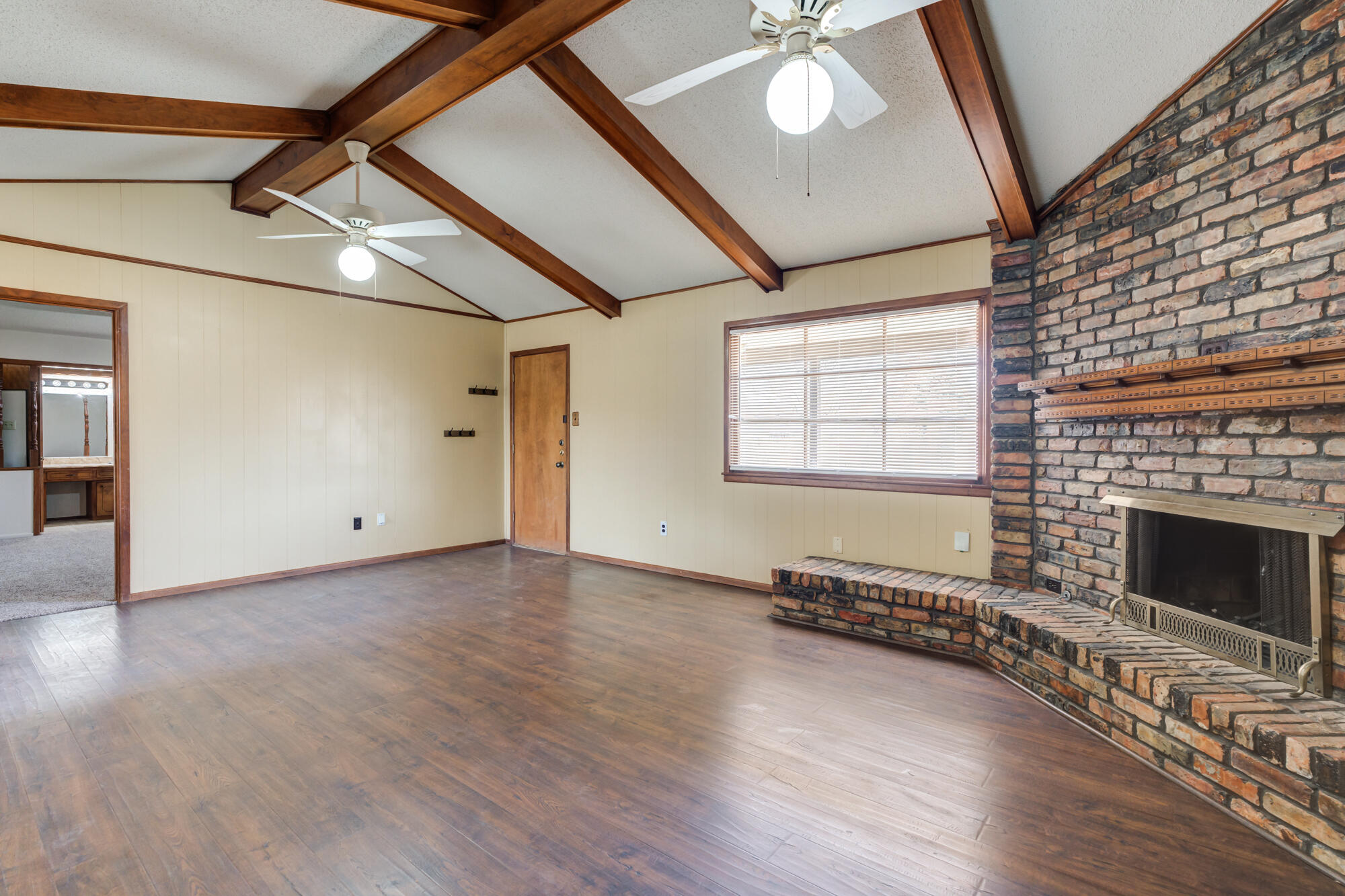 4816 8th Street Lubbock, TX 79416 - Photo 24 of 46 4816-8th-St_Lubbock-TX_28_Living-Room