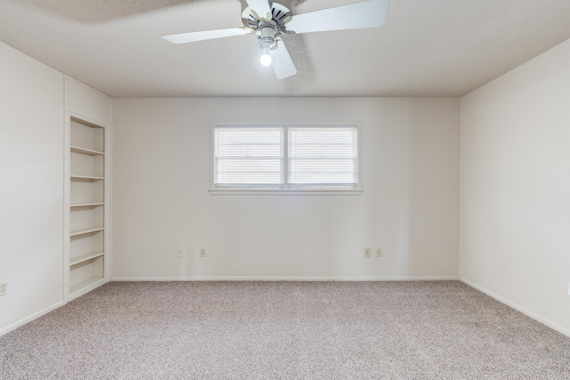 4816 8th Street Lubbock, TX 79416 - Photo 31 of 46 4816-8th-St_Lubbock-TX_36_Primary-Bedroo