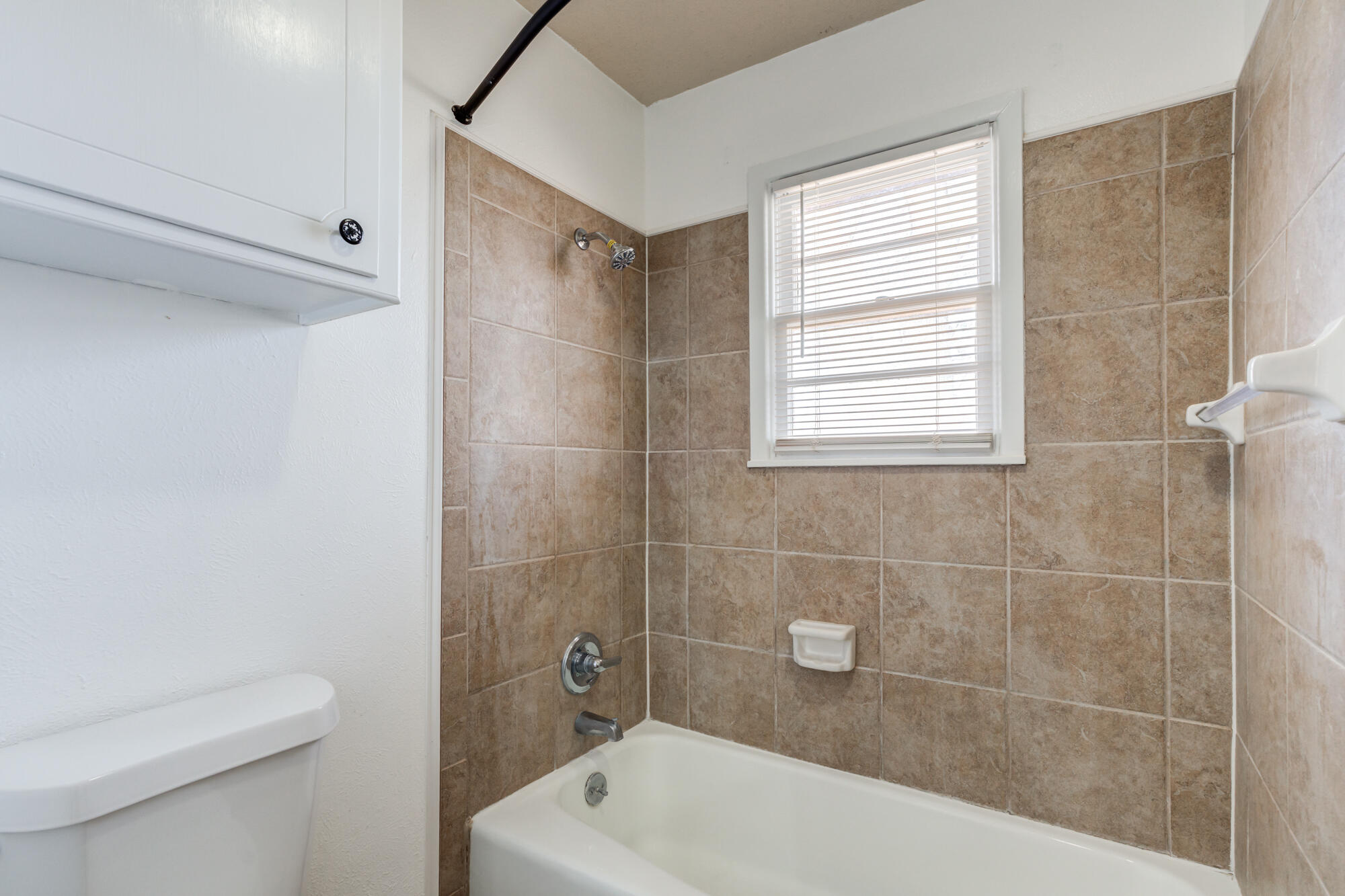 4816 8th Street Lubbock, TX 79416 - Photo 33 of 46 4816-8th-St_Lubbock-TX_38_Primary-Bathro