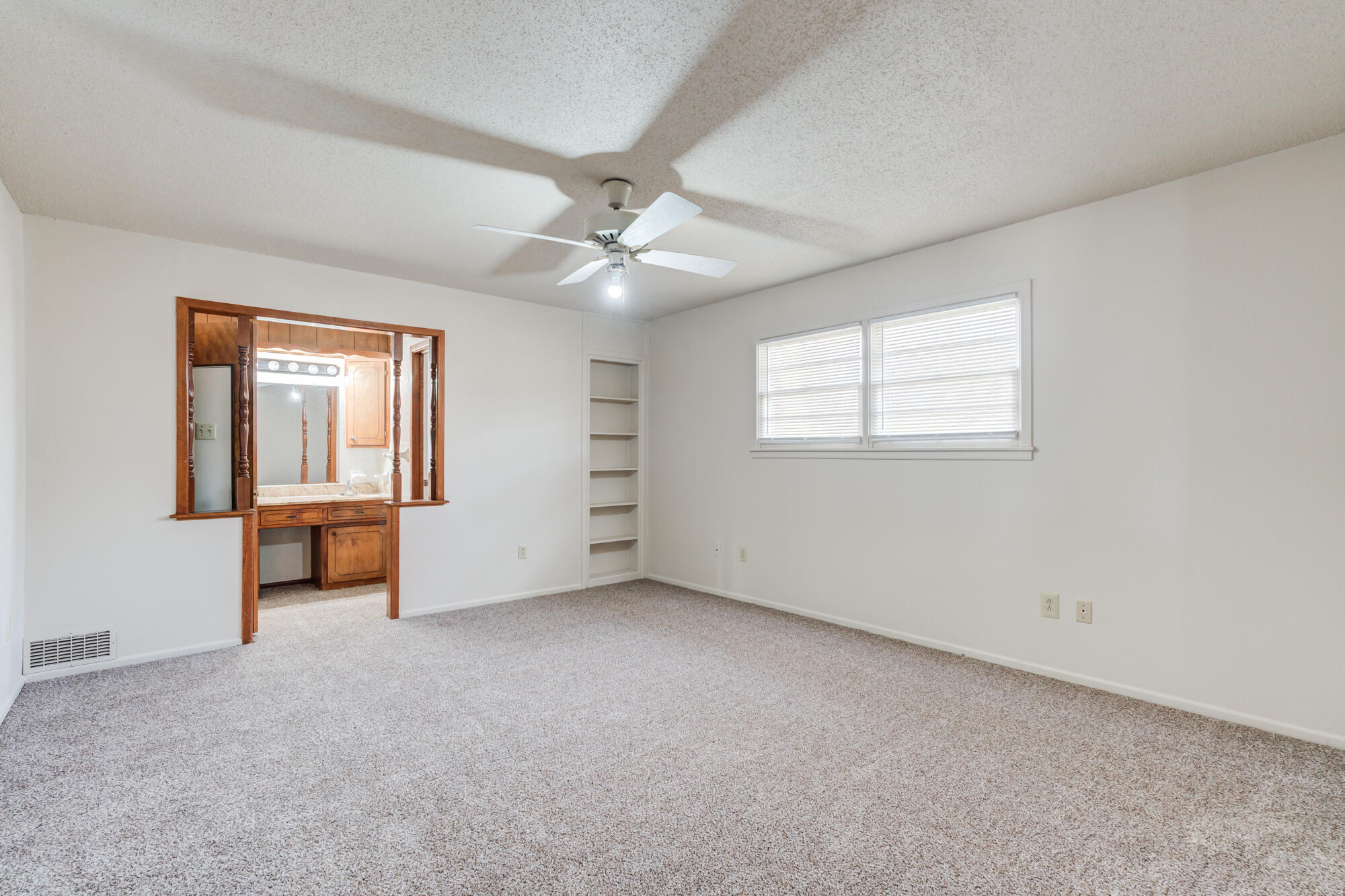 4816 8th Street Lubbock, TX 79416 - Photo 4 of 46 4816-8th-St_Lubbock-TX_34_Primary-Bedroo