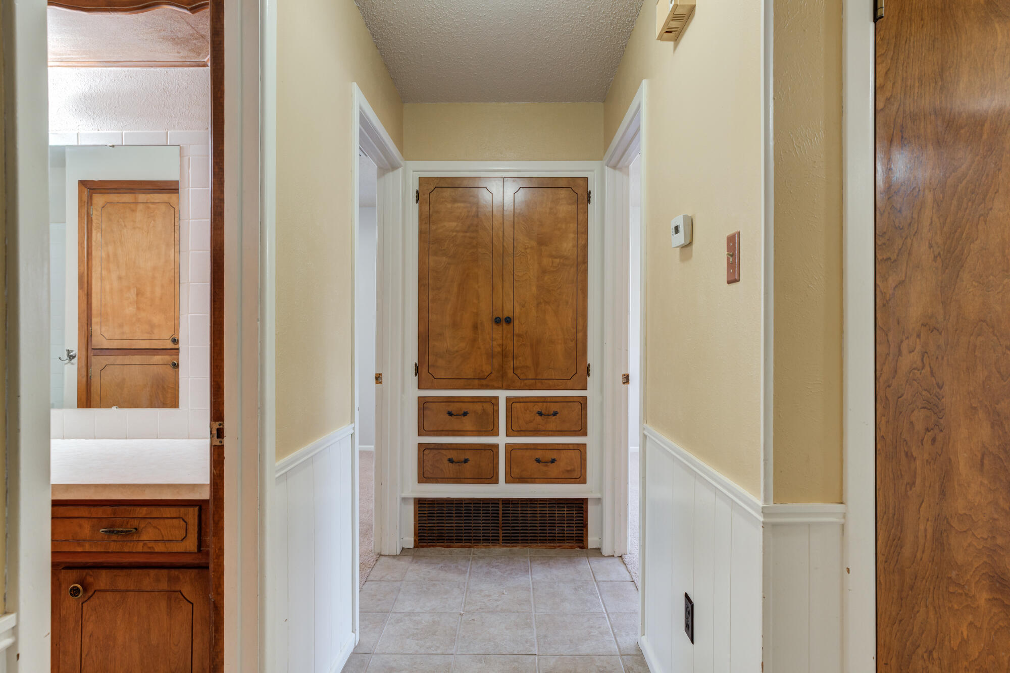 4816 8th Street Lubbock, TX 79416 - Photo 10 of 46 4816-8th-St_Lubbock-TX_6_Hallway