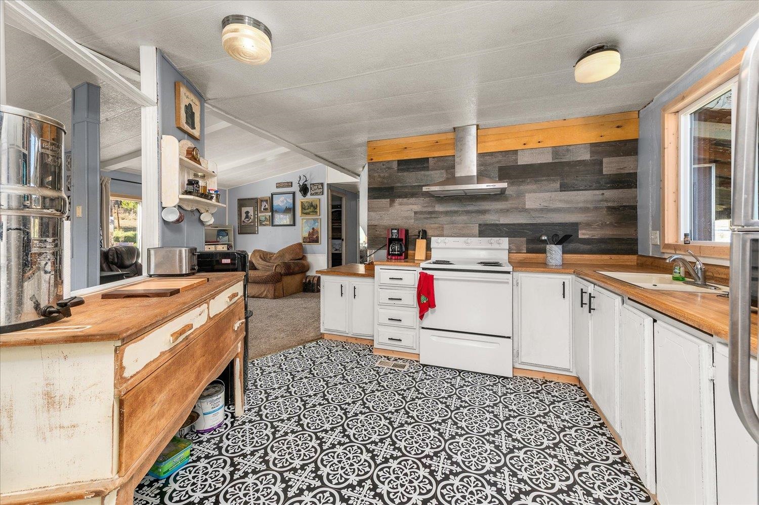 1354 South Basin Road Colville, WA 99114 - Photo 10 of 43