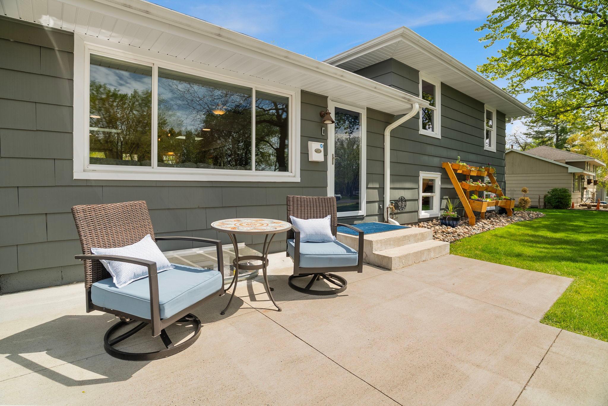 4916 Overlook Drive Bloomington, MN 55437 - Photo 2 of 54