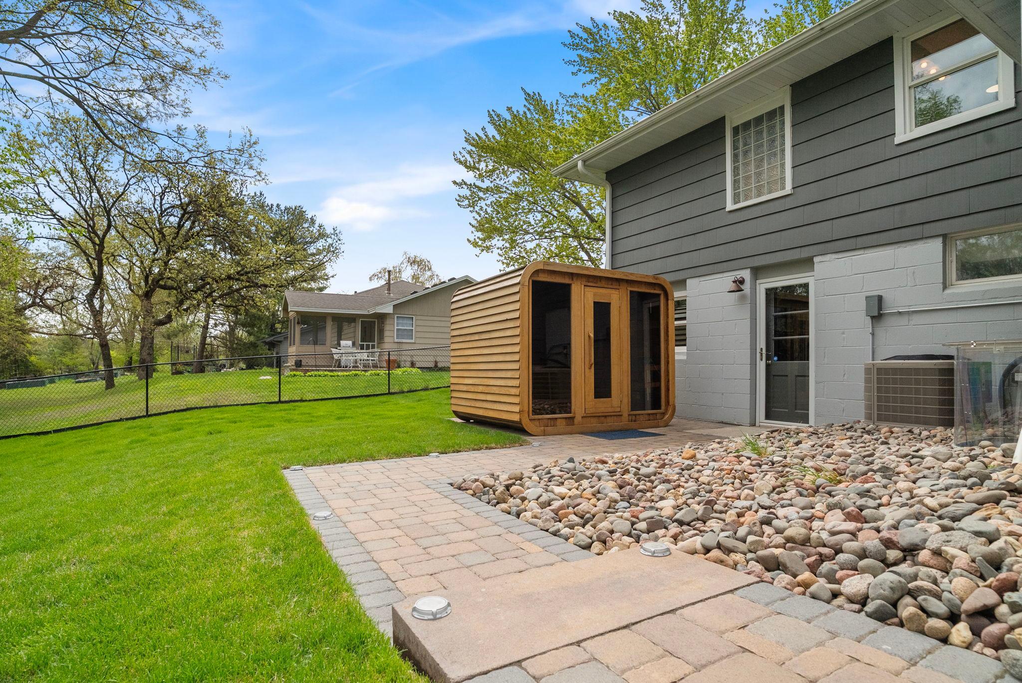 4916 Overlook Drive Bloomington, MN 55437 - Photo 40 of 54