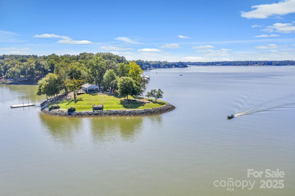 1077 Gauguin Lane Tega Cay, SC 29708 - Photo 32 of 38