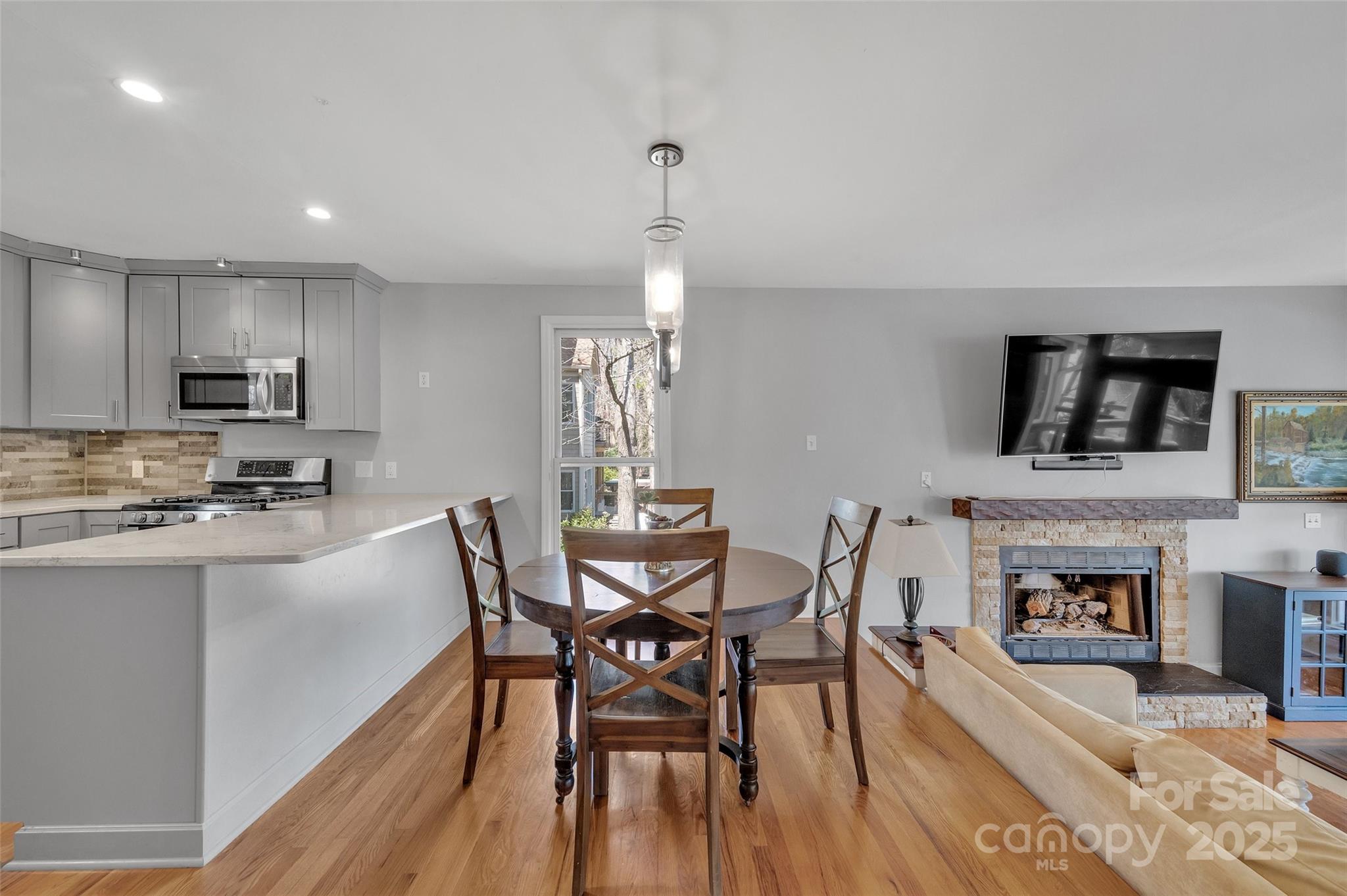 1077 Gauguin Lane Tega Cay, SC 29708 - Photo 10 of 38