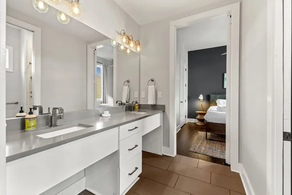 $3,375 | 1224 2nd Avenue South, Unit 202, Nashville, TN 37210