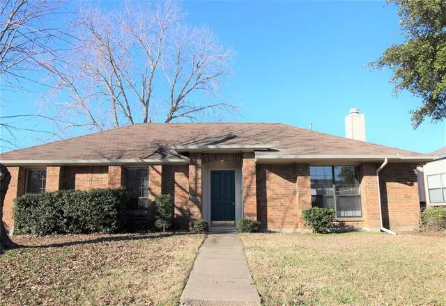 $1,850 | 2309 Lakeshore Lane, Rowlett, TX 75088