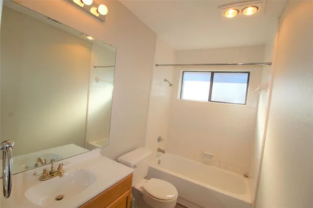 $1,850 | 2309 Lakeshore Lane, Rowlett, TX 75088