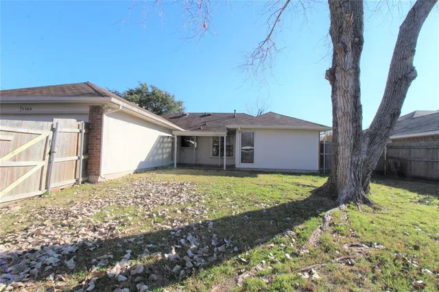 $1,850 | 2309 Lakeshore Lane, Rowlett, TX 75088