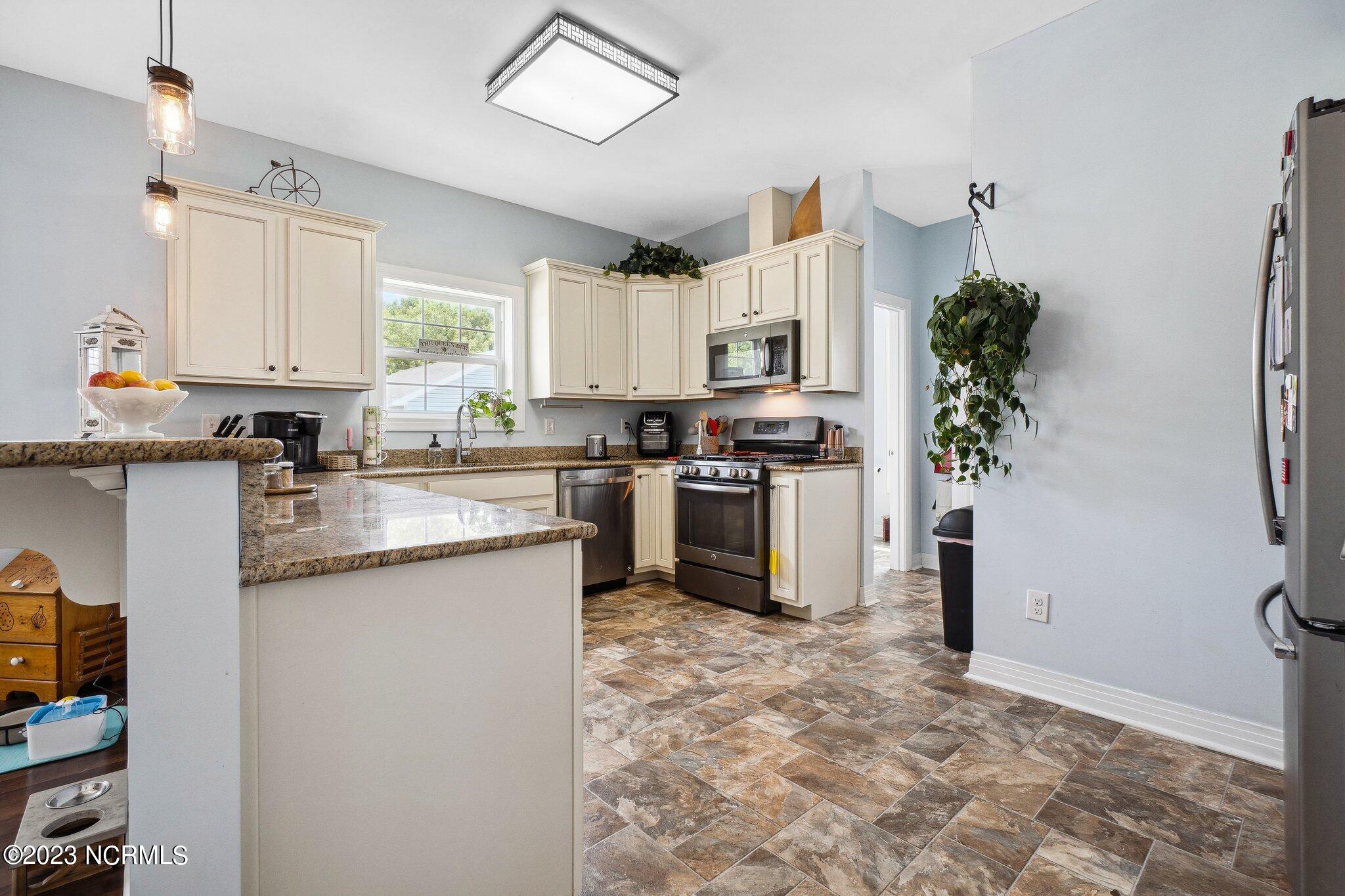 134 Elliott Road Aydlett, NC 27916 - Photo 16 of 37 Kitchen 1