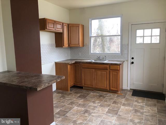 328 Rutherford Avenue Trenton, NJ 08618 - Photo 8 of 23 Gallery Image 8