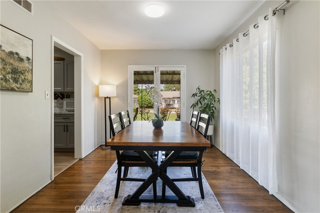 4715 Oakwood Place Riverside, CA 92506 - Photo 13 of 36