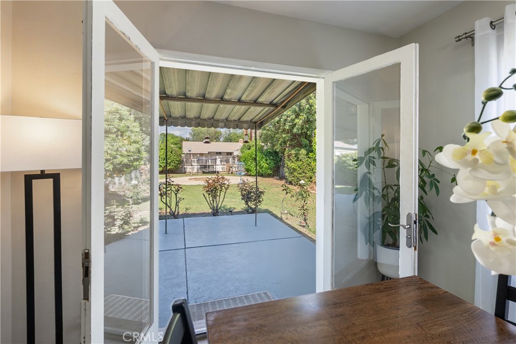 4715 Oakwood Place Riverside, CA 92506 - Photo 14 of 36