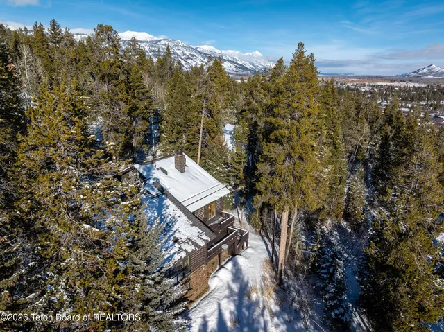 $6,500,000 | 1050 Blue Dun Lane, Wilson, WY 83014