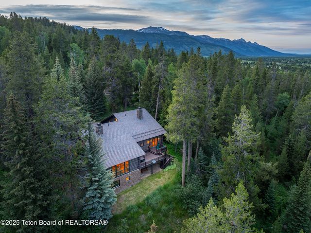 $6,500,000 | 1050 Blue Dun Lane, Wilson, WY 83014