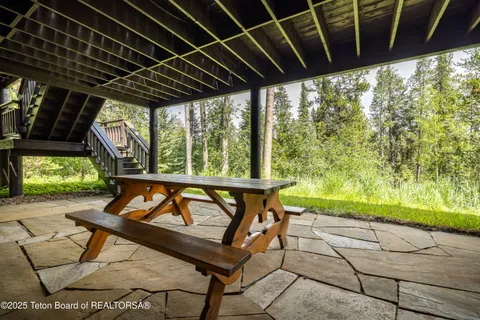 $6,500,000 | 1050 Blue Dun Lane, Wilson, WY 83014