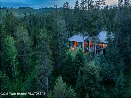 $6,500,000 | 1050 Blue Dun Lane, Wilson, WY 83014