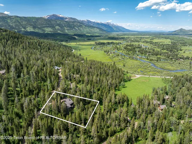$6,500,000 | 1050 Blue Dun Lane, Wilson, WY 83014