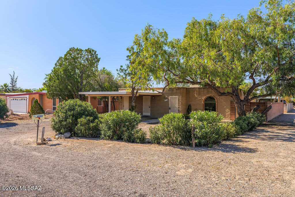 4502 East Fort Lowell Road Tucson, AZ 85712 - Photo 1 of 46