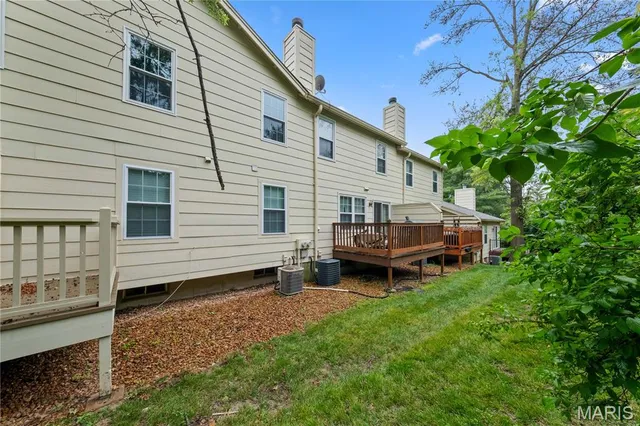 $209,900 | 12107 Autumn Lakes Drive, Maryland Heights, MO 63043