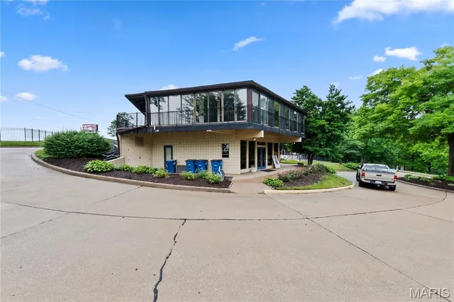 $209,900 | 12107 Autumn Lakes Drive, Maryland Heights, MO 63043