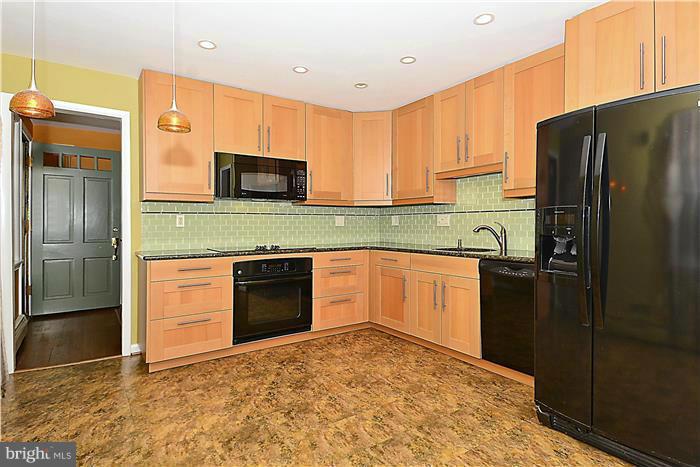 807 Jackson Road Silver Spring, MD 20904 - Photo 3 of 29 Kitchen