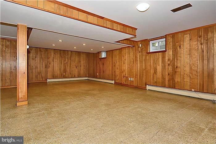 807 Jackson Road Silver Spring, MD 20904 - Photo 22 of 29 Family Room