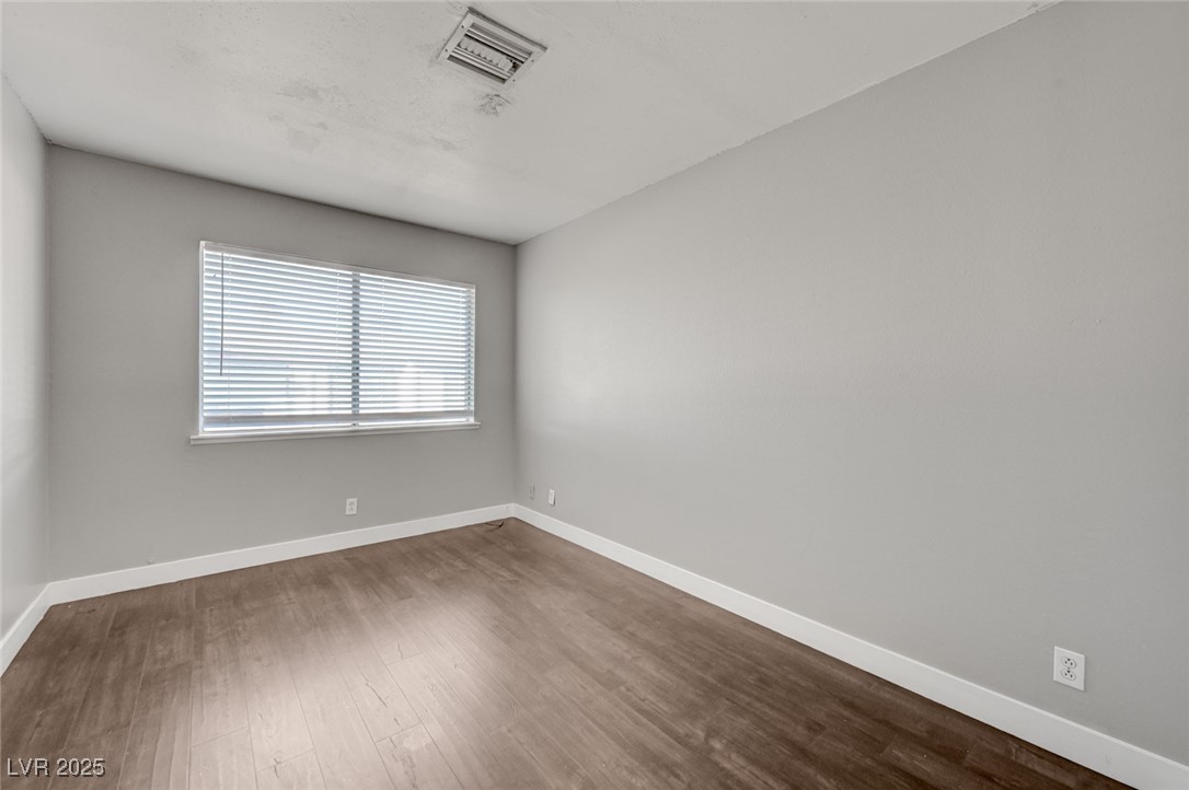 4339 Spencer Street, Unit 15 Las Vegas, NV 89119 - Photo 32 of 35