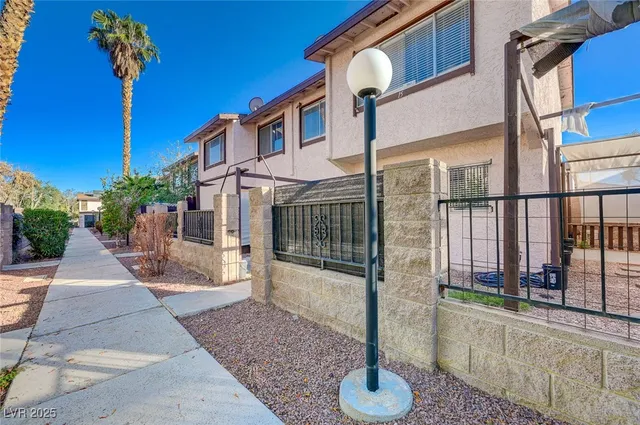 $1,500 | 4339 Spencer Street, Unit 15, Las Vegas, NV 89119