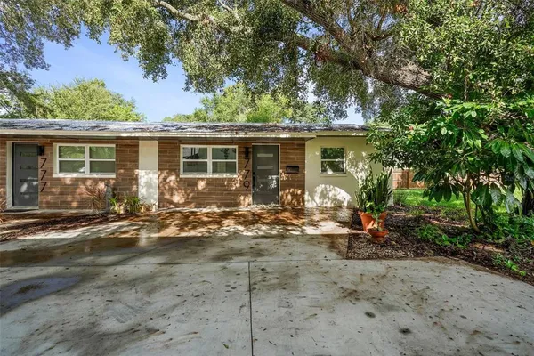 $2,500 | 779 12th Avenue North, St. Petersburg, FL 33701