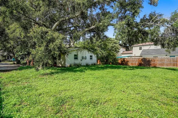 $2,500 | 779 12th Avenue North, St. Petersburg, FL 33701