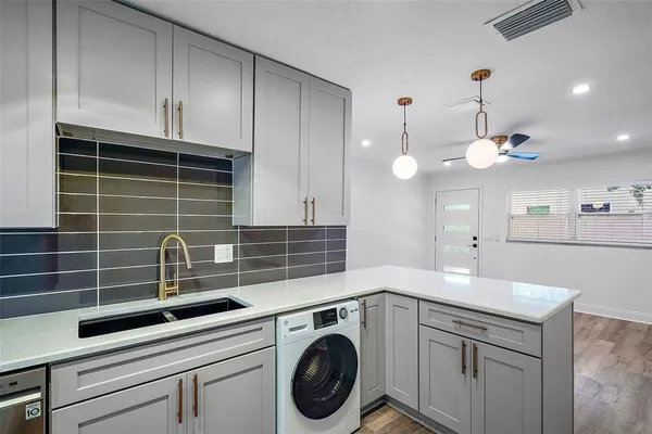 $2,500 | 779 12th Avenue North, St. Petersburg, FL 33701