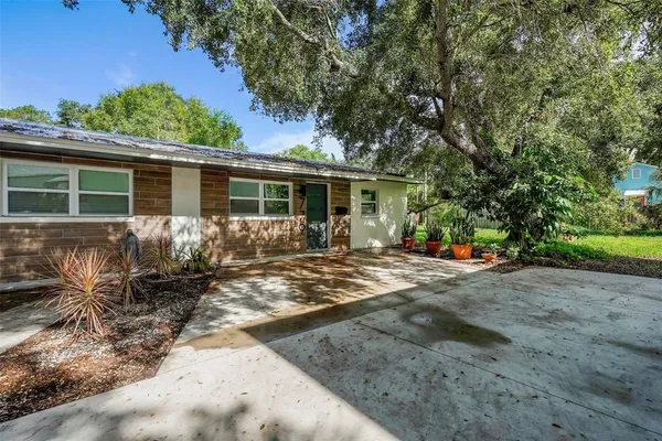$2,500 | 779 12th Avenue North, St. Petersburg, FL 33701