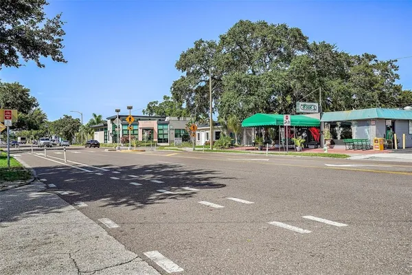 $2,500 | 779 12th Avenue North, St. Petersburg, FL 33701