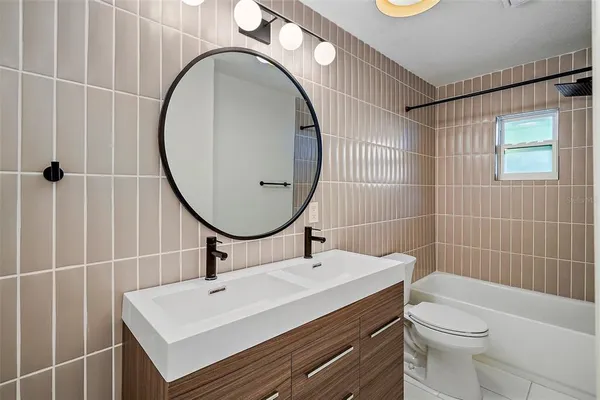 $2,500 | 779 12th Avenue North, St. Petersburg, FL 33701