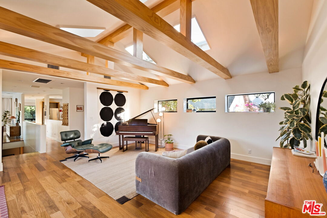 3818 Roderick Road Los Angeles, CA 90065 - Photo 1 of 43