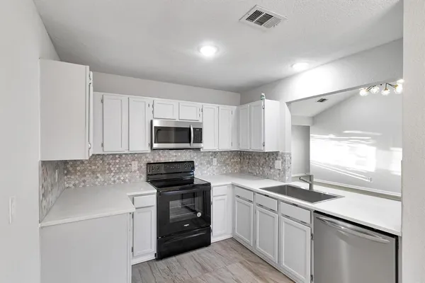 $2,400 | 246 Pinyon Lane, Coppell, TX 75019