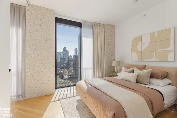 $2,100,000 | 16 West 40th Street, Unit 21D | Bryant Park