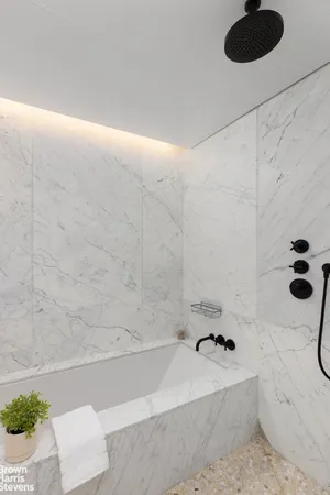 $2,100,000 | 16 West 40th Street, Unit 21D | Bryant Park