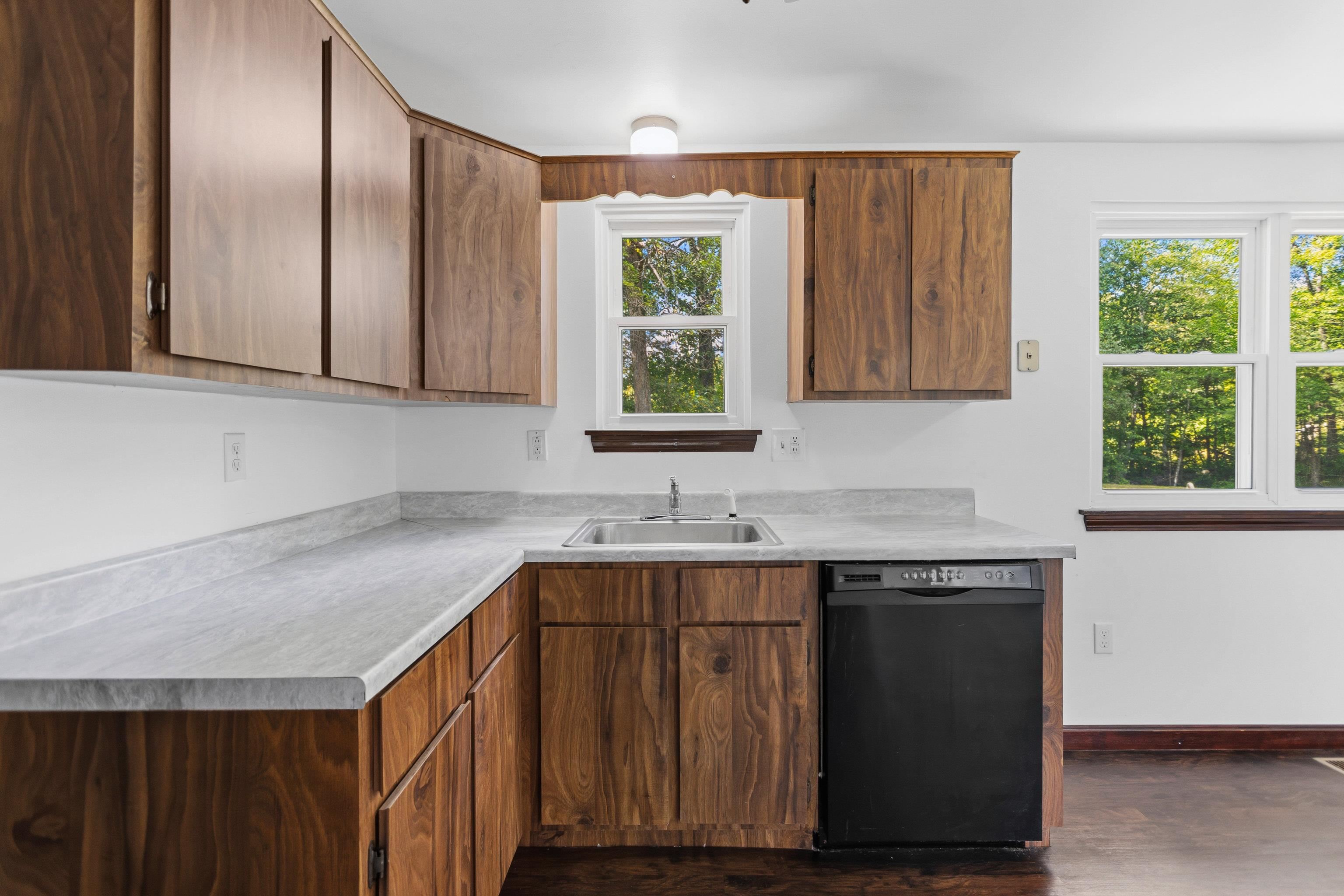 31 Juniper Road, Unit L & R Derry, NH 03038 - Photo 24 of 60 Gallery Image 24