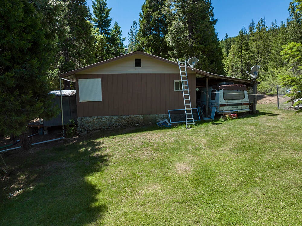10000 Placer Road Grants Pass, OR 97526 - Photo 6 of 56 4