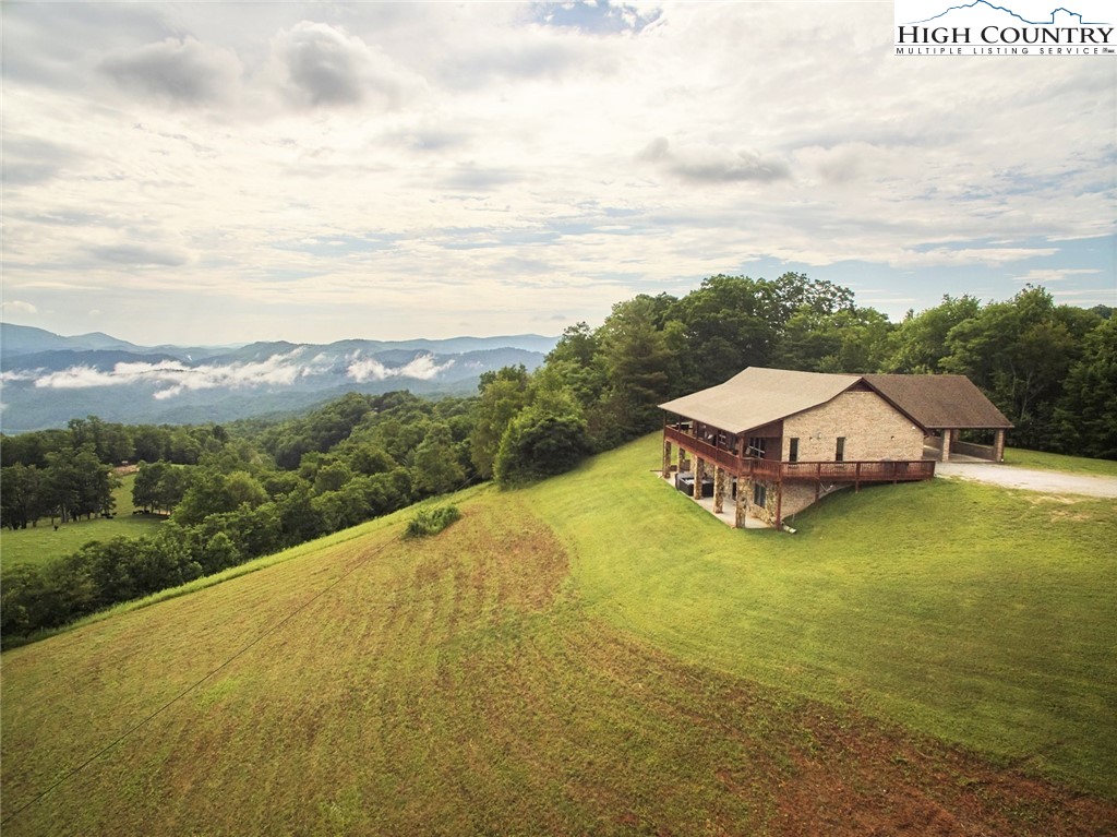 668 Pigeon Roost Road Banner Elk, NC 28604 - Photo 2 of 48 Gallery Image 2