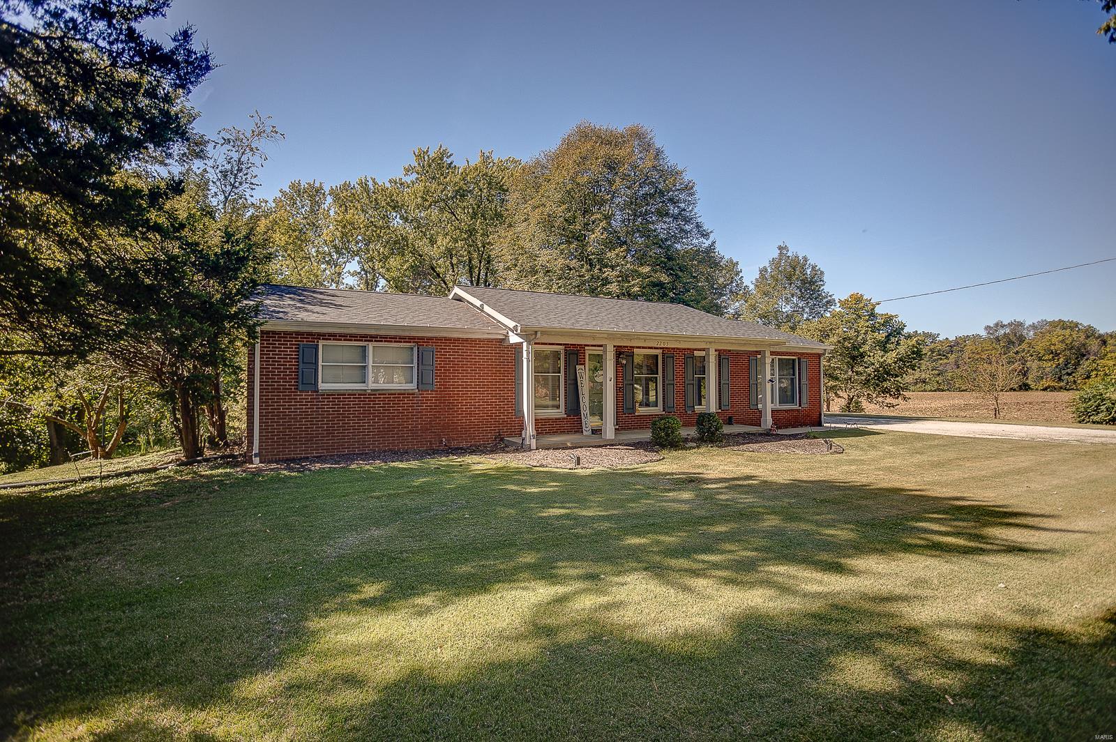 2203 Motel Road Highland, IL 62249 - Photo 4 of 52