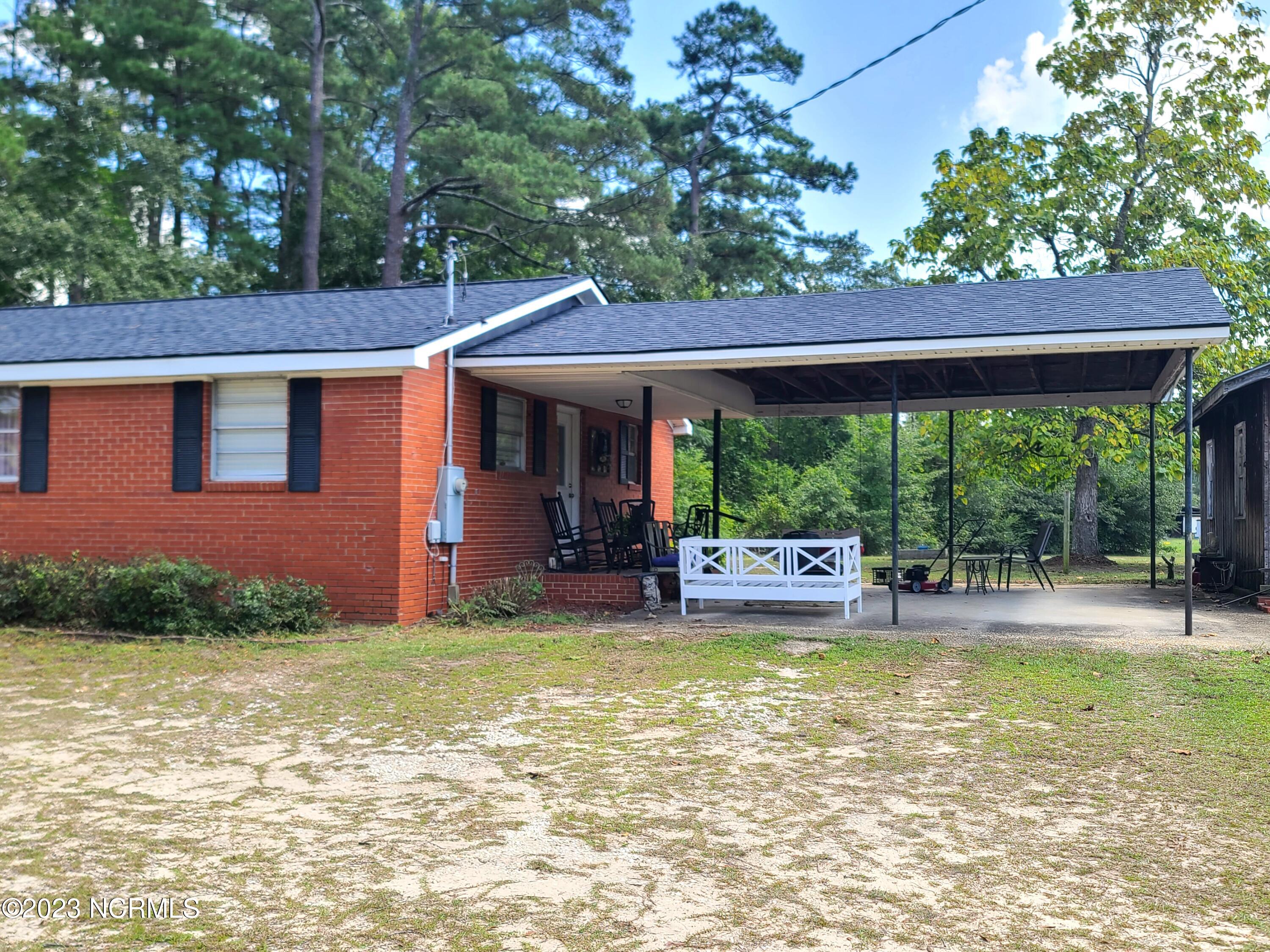 320 Barnes Loop Road Elizabethtown, NC 28337 - Photo 3 of 16 20230911_141107