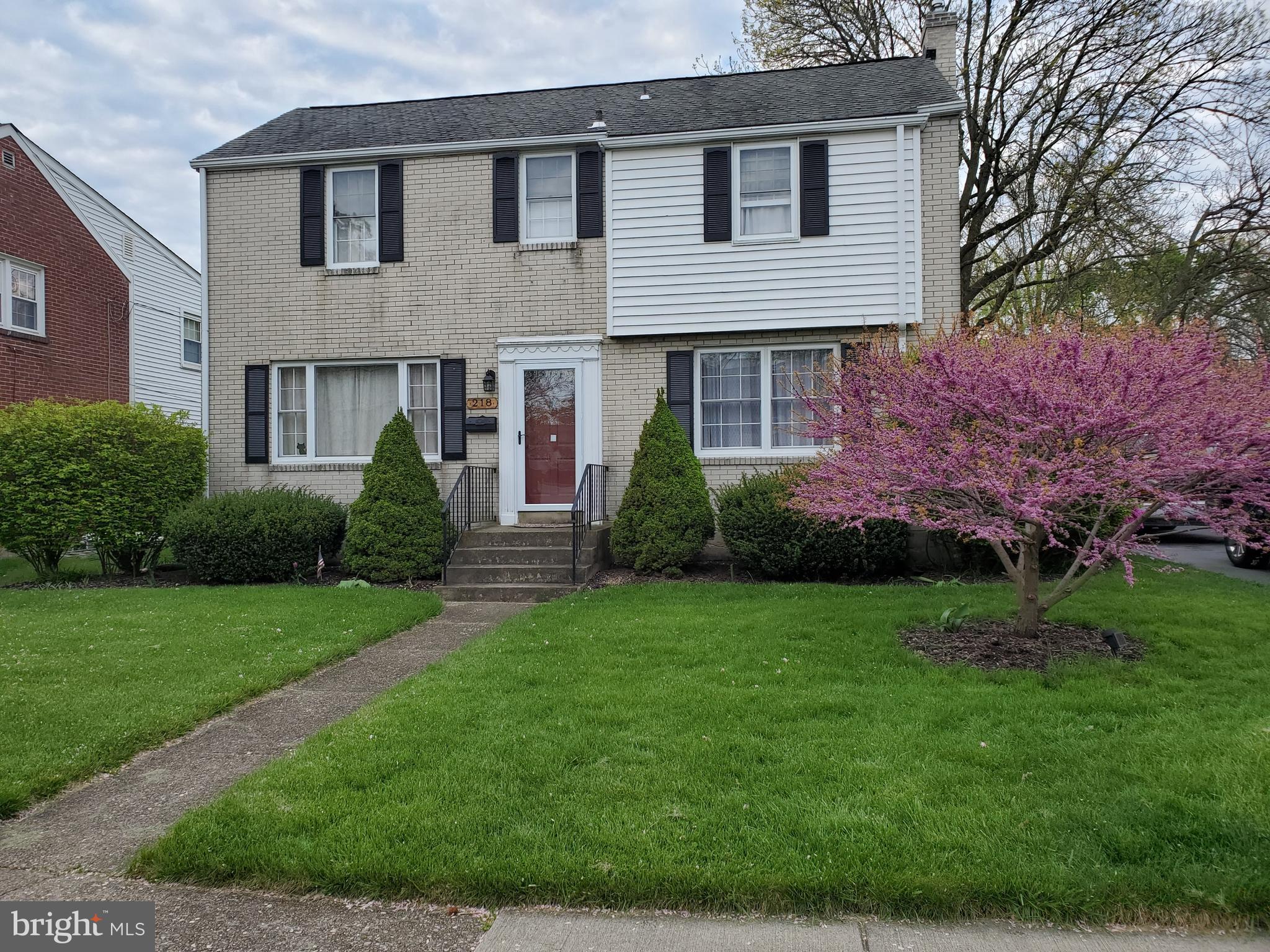 218 Potomac Road Wilmington, DE 19803 - Photo 1 of 8 218 Potomac Front of House