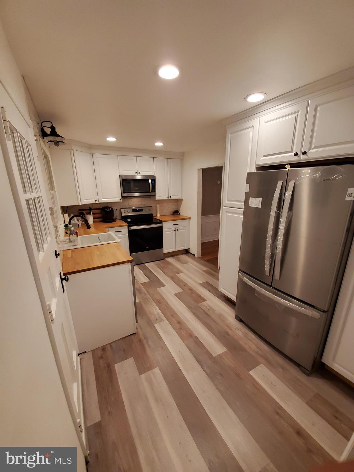 218 Potomac Road Wilmington, DE 19803 - Photo 6 of 8 Updated Kitchen