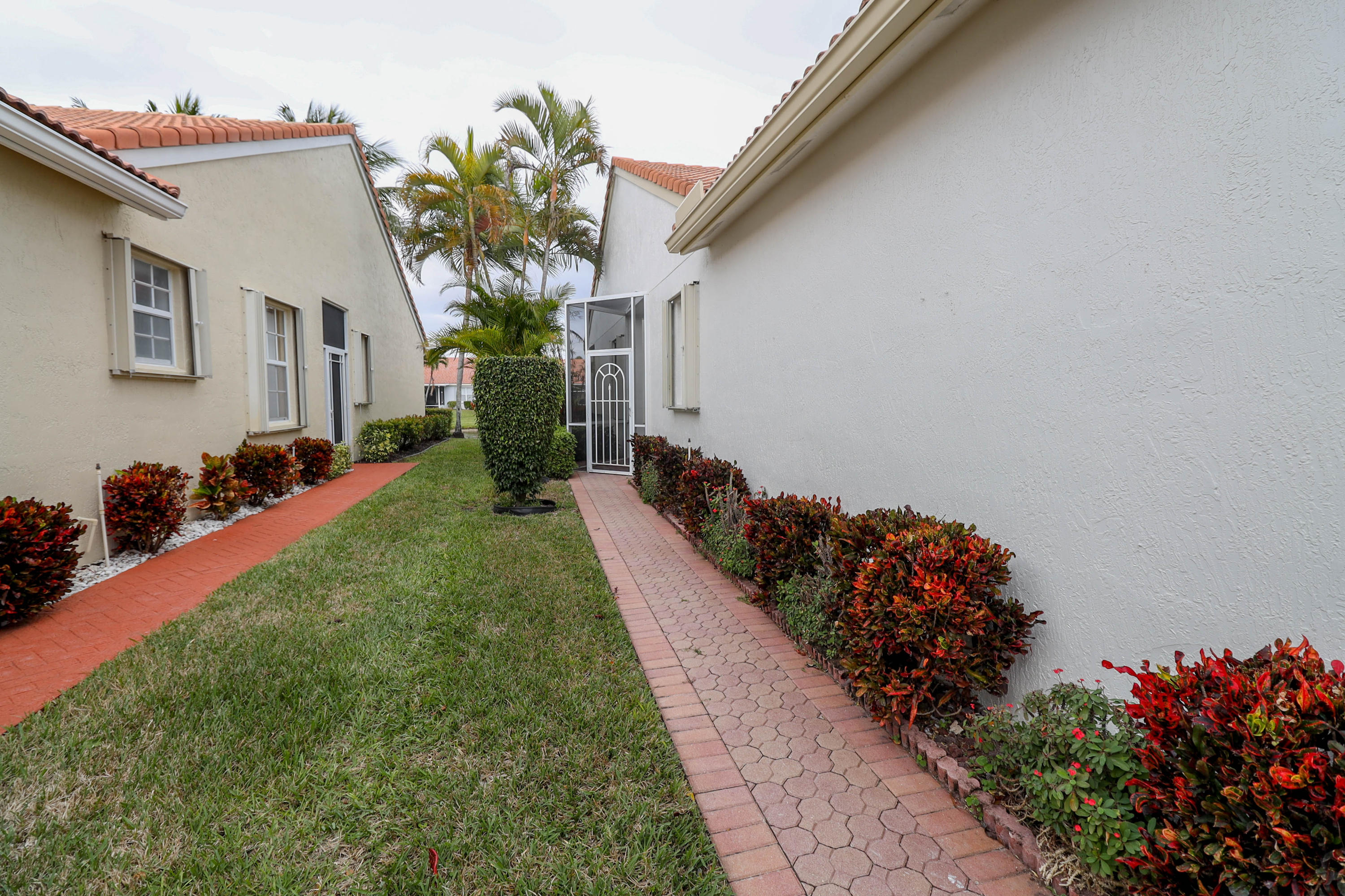 6179 Caladium Road Delray Beach, FL 33484 - Photo 4 of 41 2G1A1992